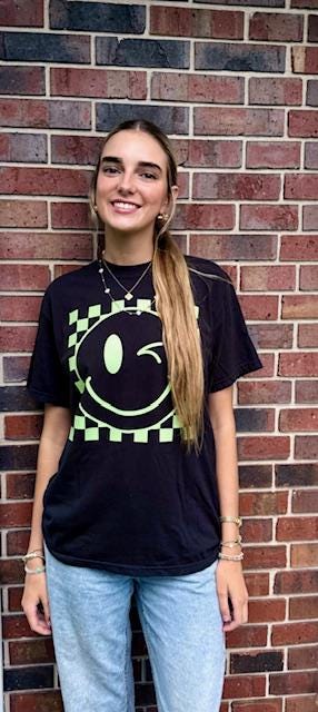 Retro Smiley Face T-Shirt | Vintage Inspired Happy Face Tee | 90s Aesthetic Graphic Shirt | Positive Vibes Unisex