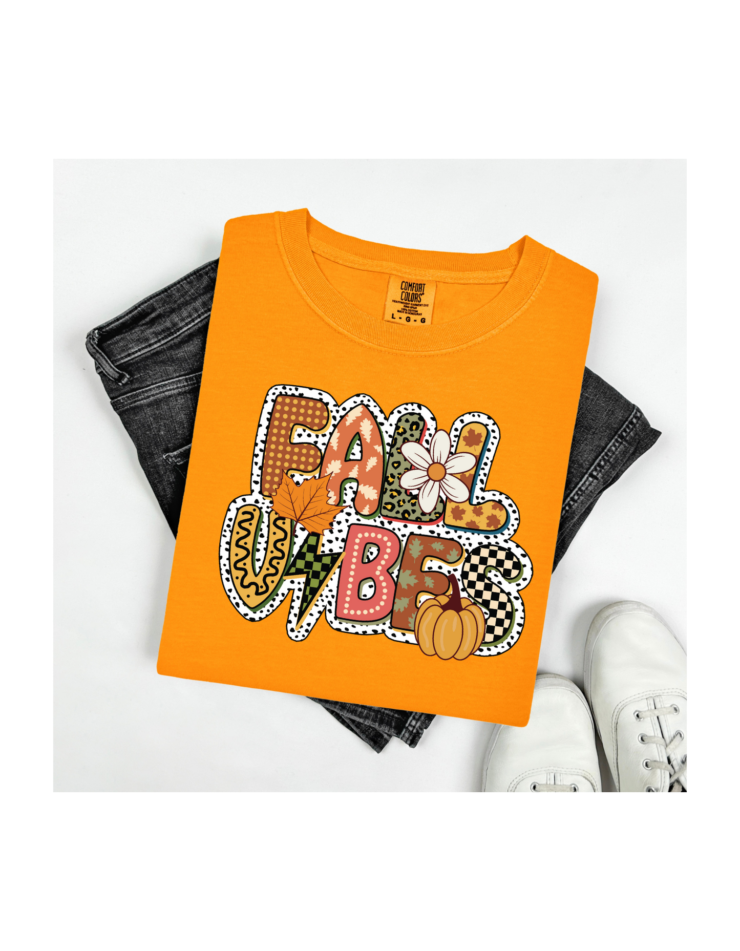 Retro Fall Vibes Graphic Tee - Vintage 70s Autumn Shirt - Groovy Pumpkin Spice Season Top - Cozy Fall Aesthetic T-Shirt