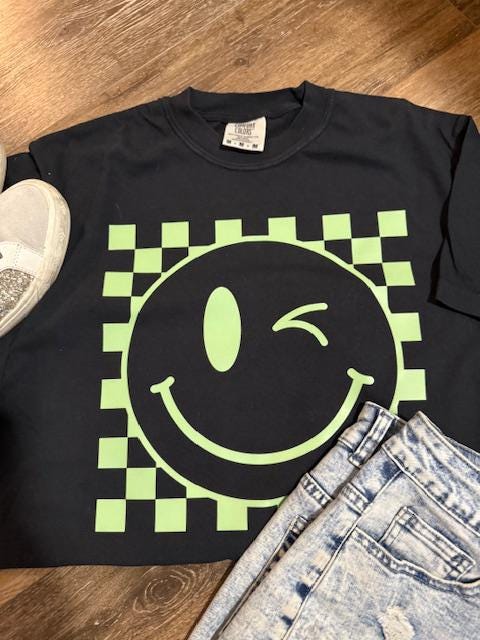 Retro Smiley Face T-Shirt | Vintage Inspired Happy Face Tee | 90s Aesthetic Graphic Shirt | Positive Vibes Unisex