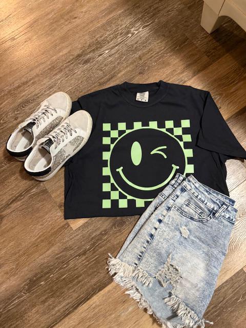 Retro Smiley Face T-Shirt | Vintage Inspired Happy Face Tee | 90s Aesthetic Graphic Shirt | Positive Vibes Unisex
